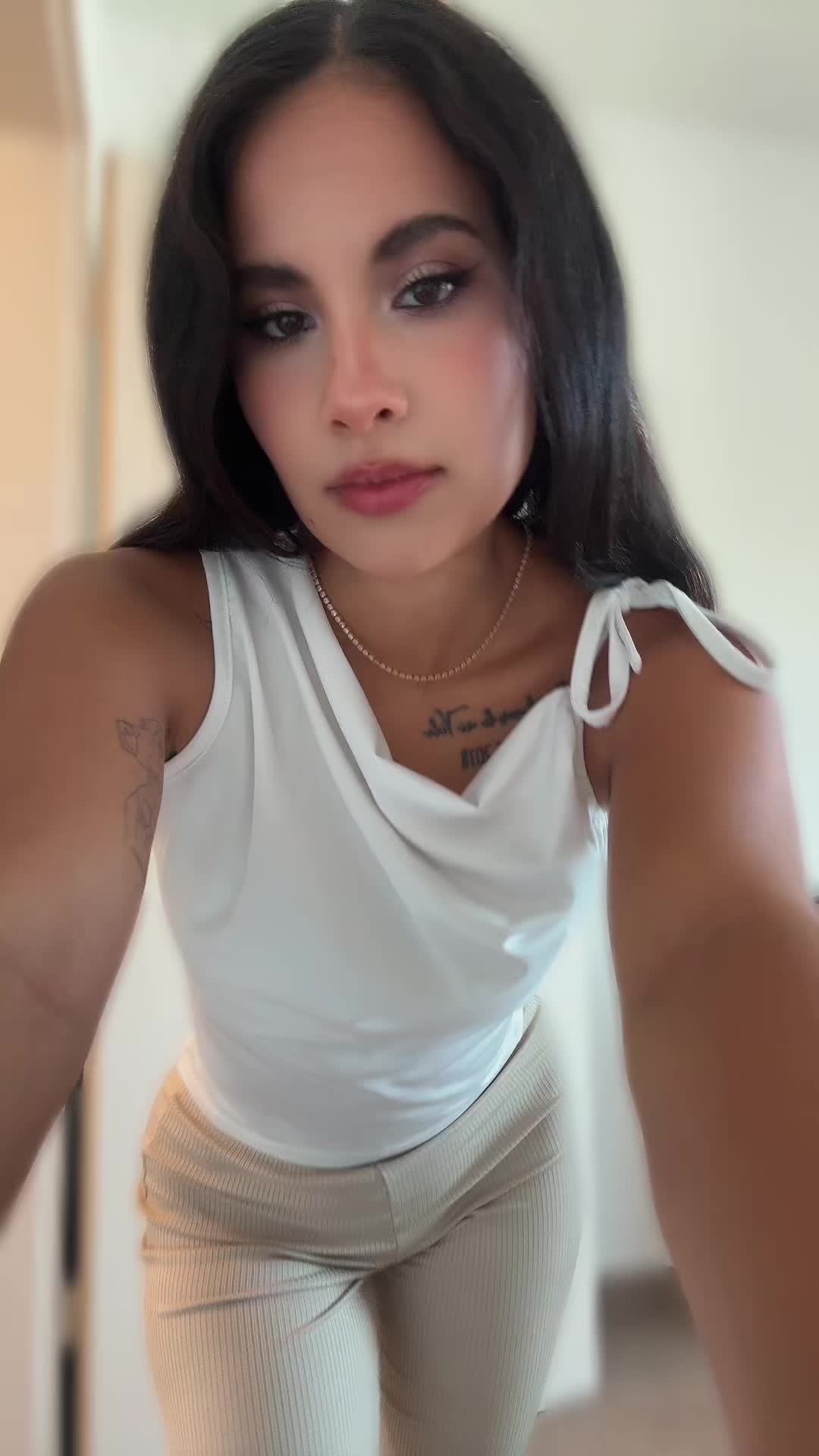 @Arianna Alvarez🇨🇺