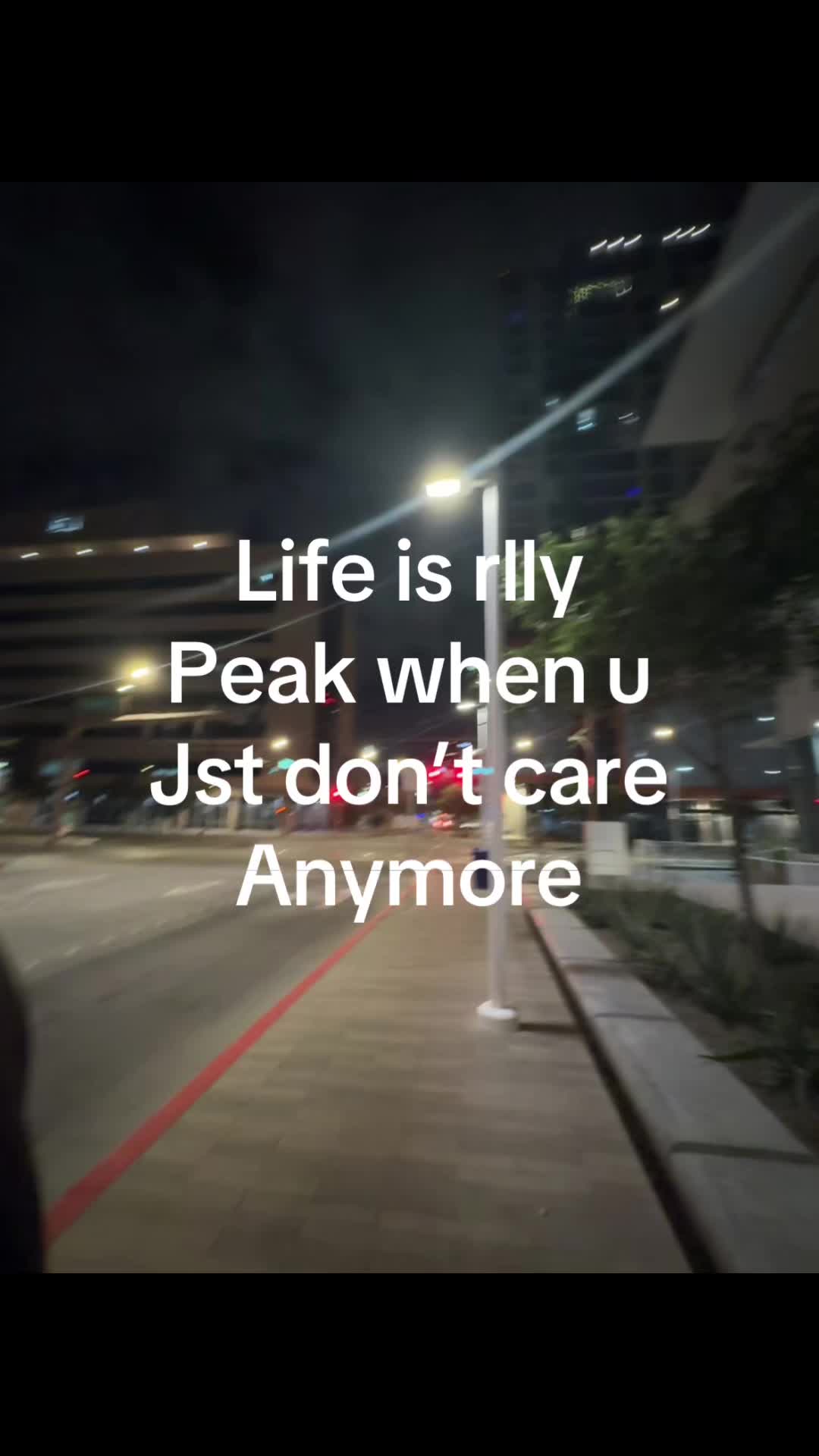 @✰