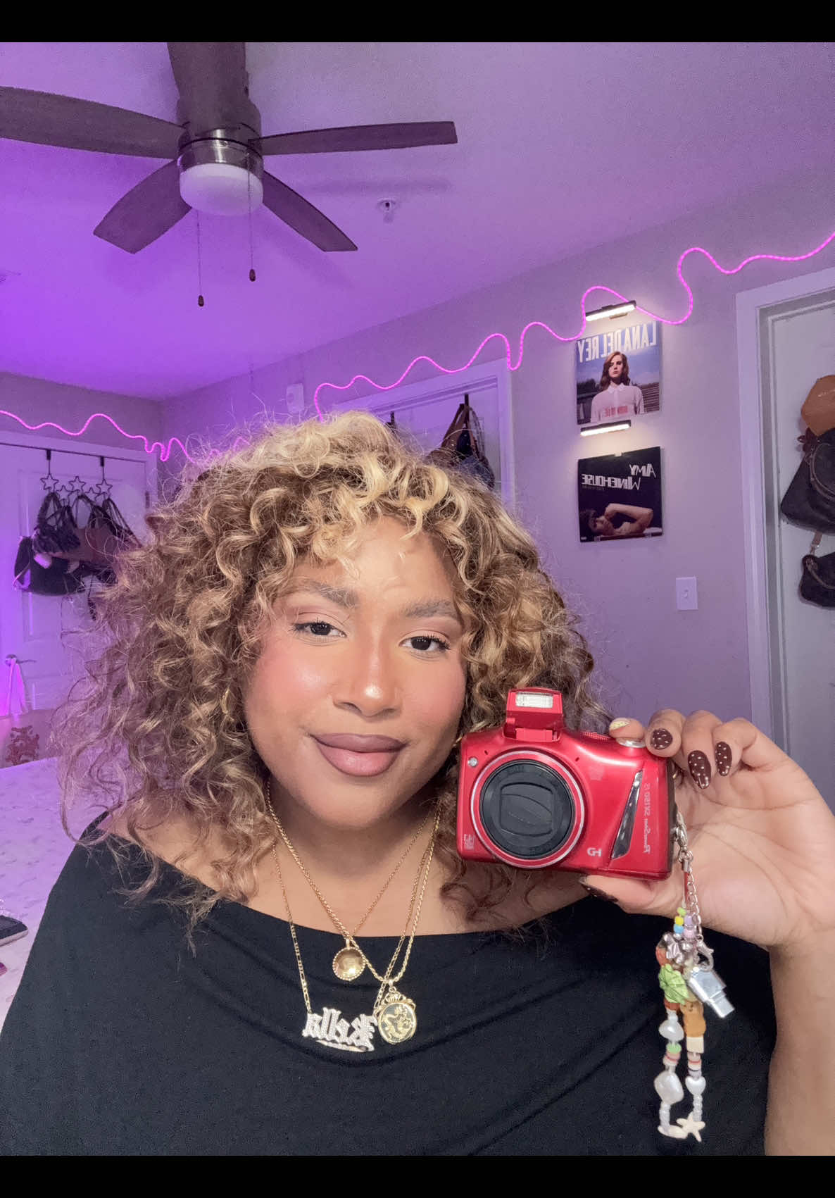 @Kella Hawk | Tech x Lifestyle