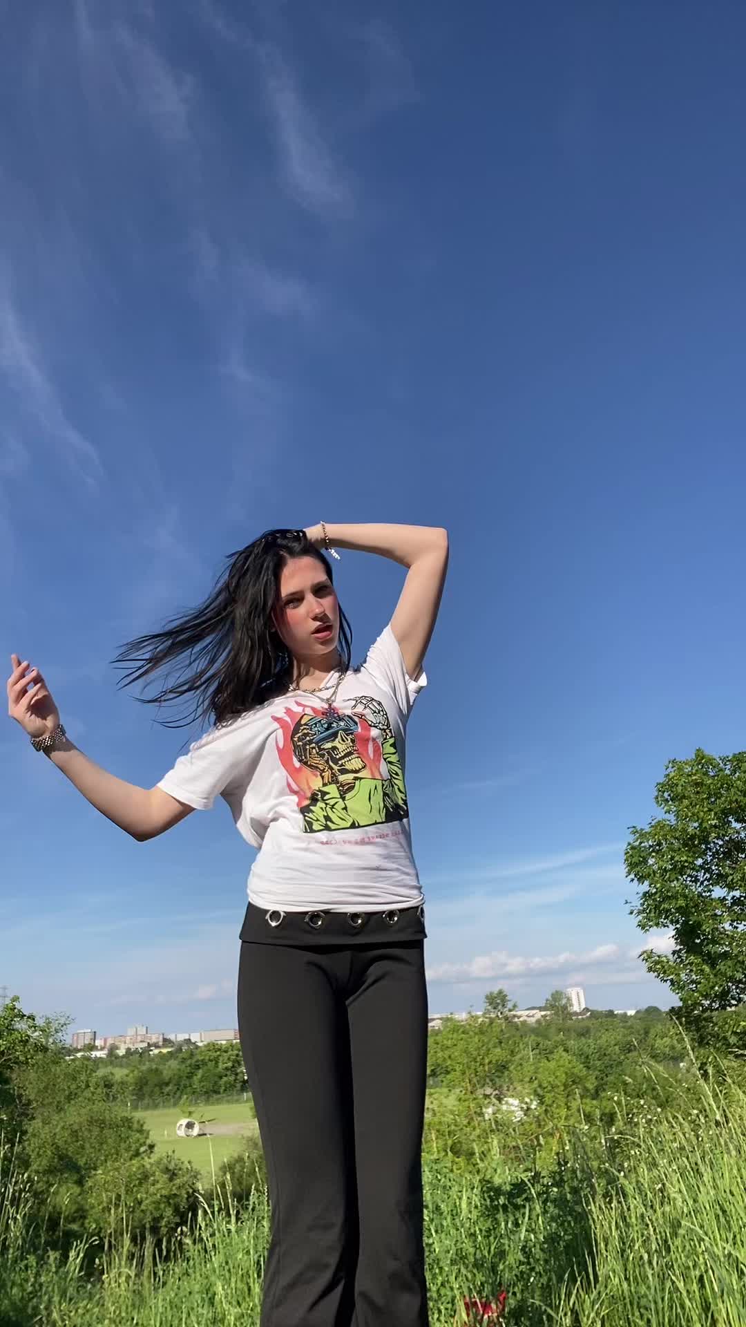@🦕isa who?