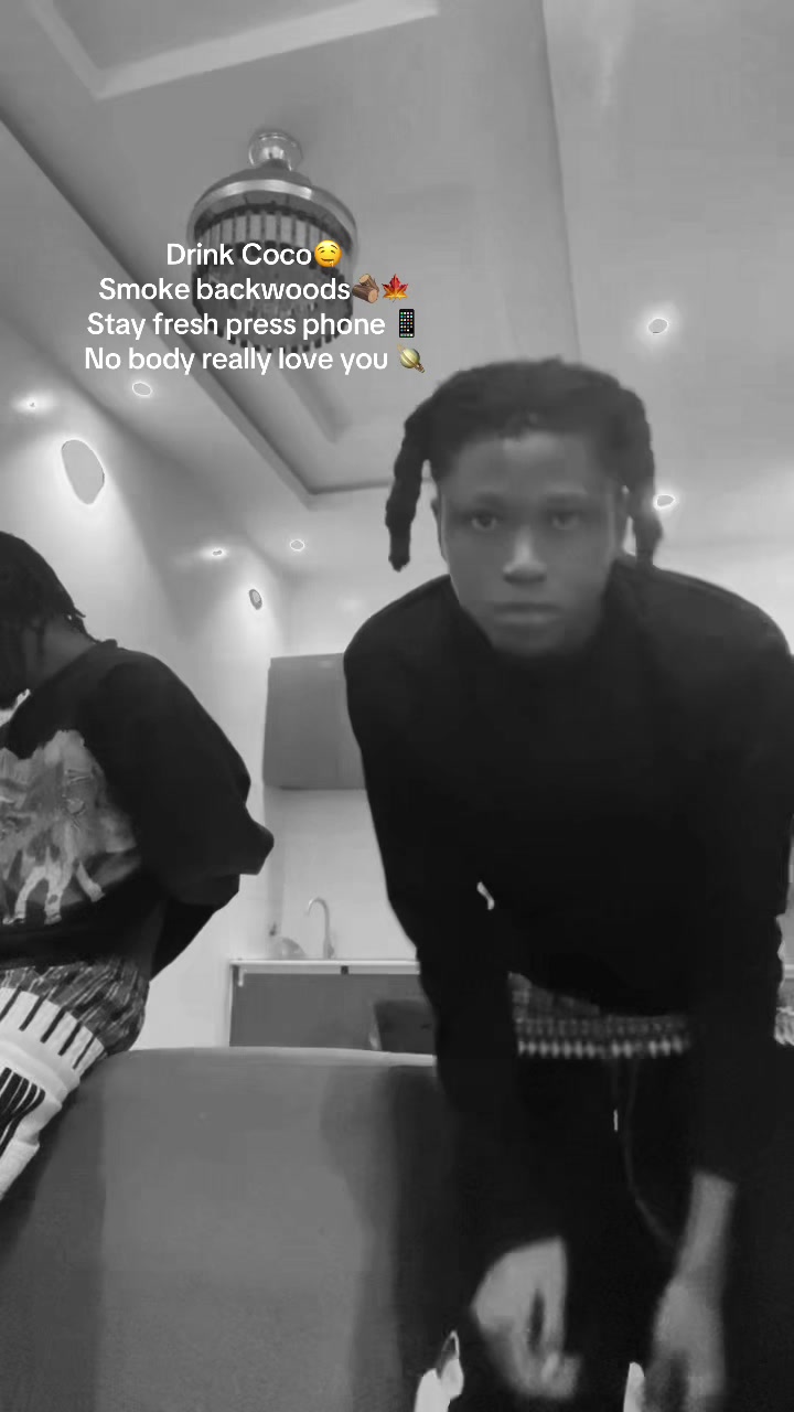 @THE MIDDLE CHILD ✌️🙇🏾♂️🕷️