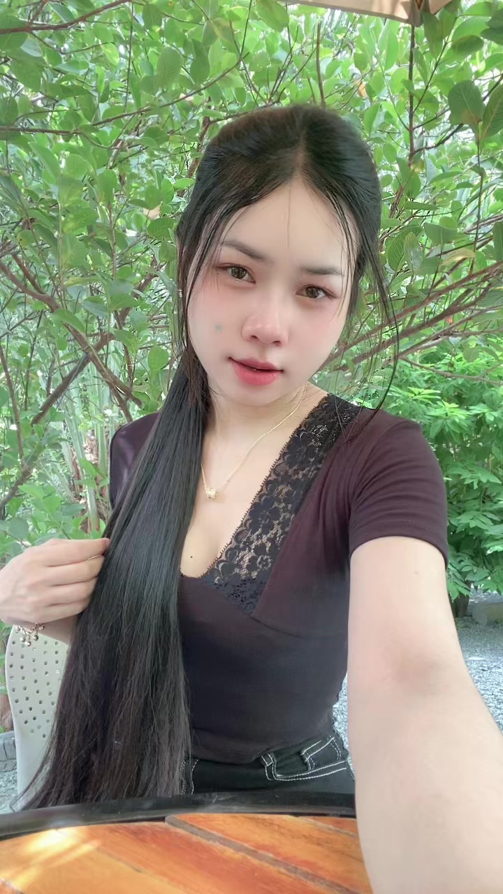 @Ł&Yacute;-លី 🎀