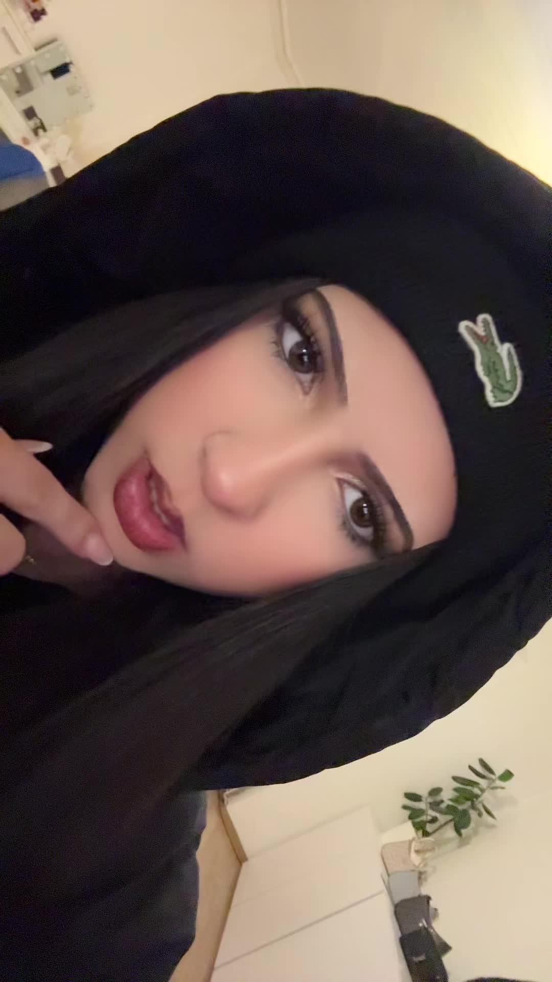 @naomiiii
