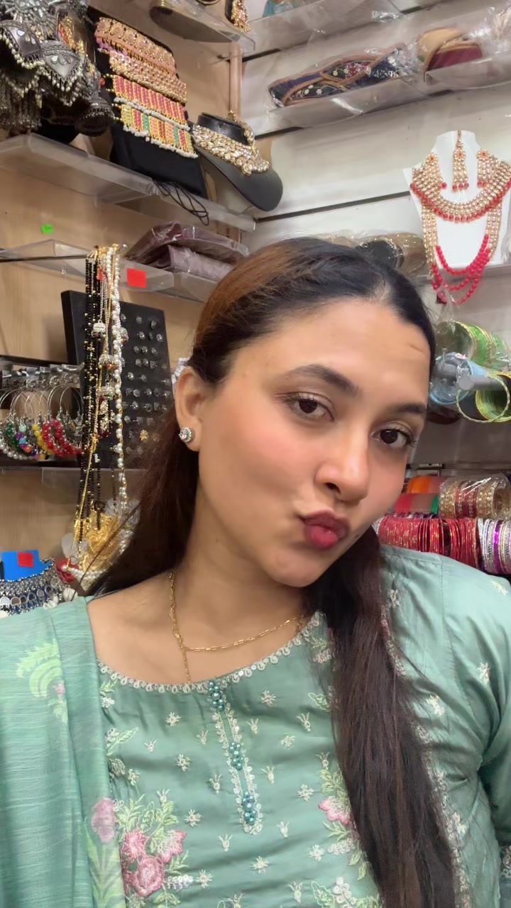 @Farzana Islam Akhi