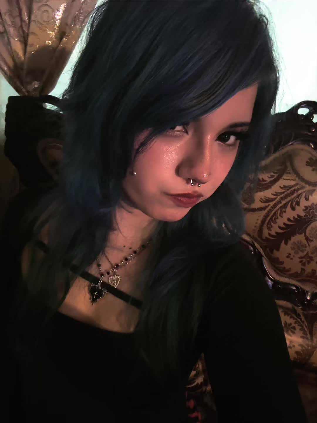 @dyinglivegirl