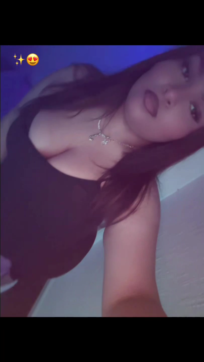 @arisha_horvathova