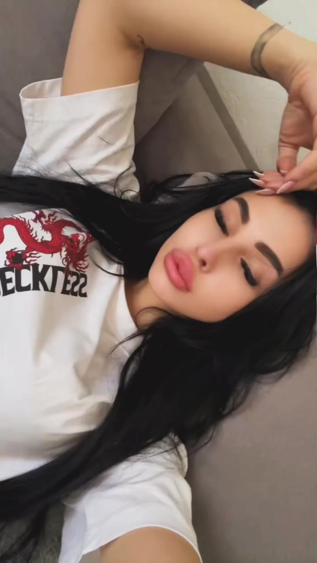 @laariisa27