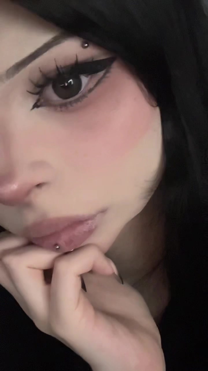 @melikenaz