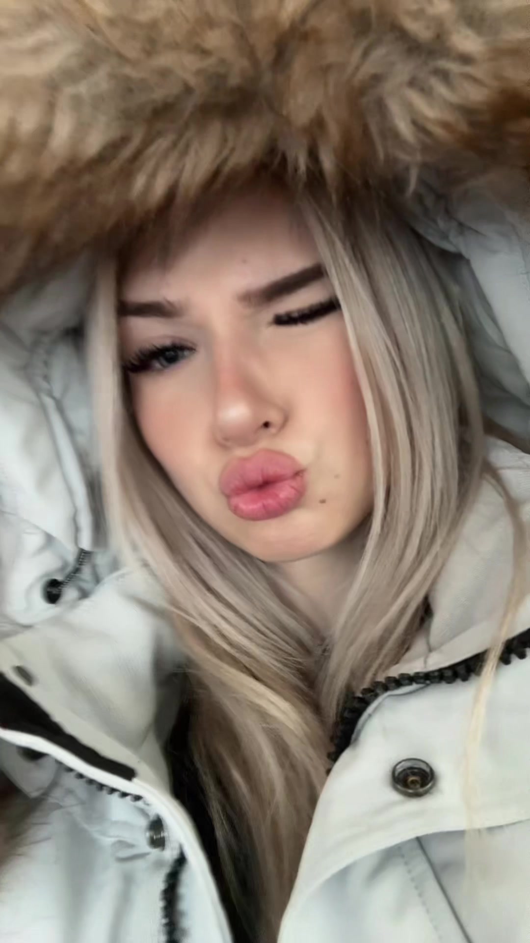 @анисья