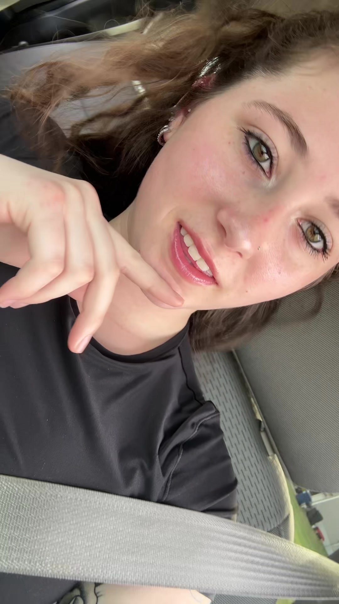 @🦈