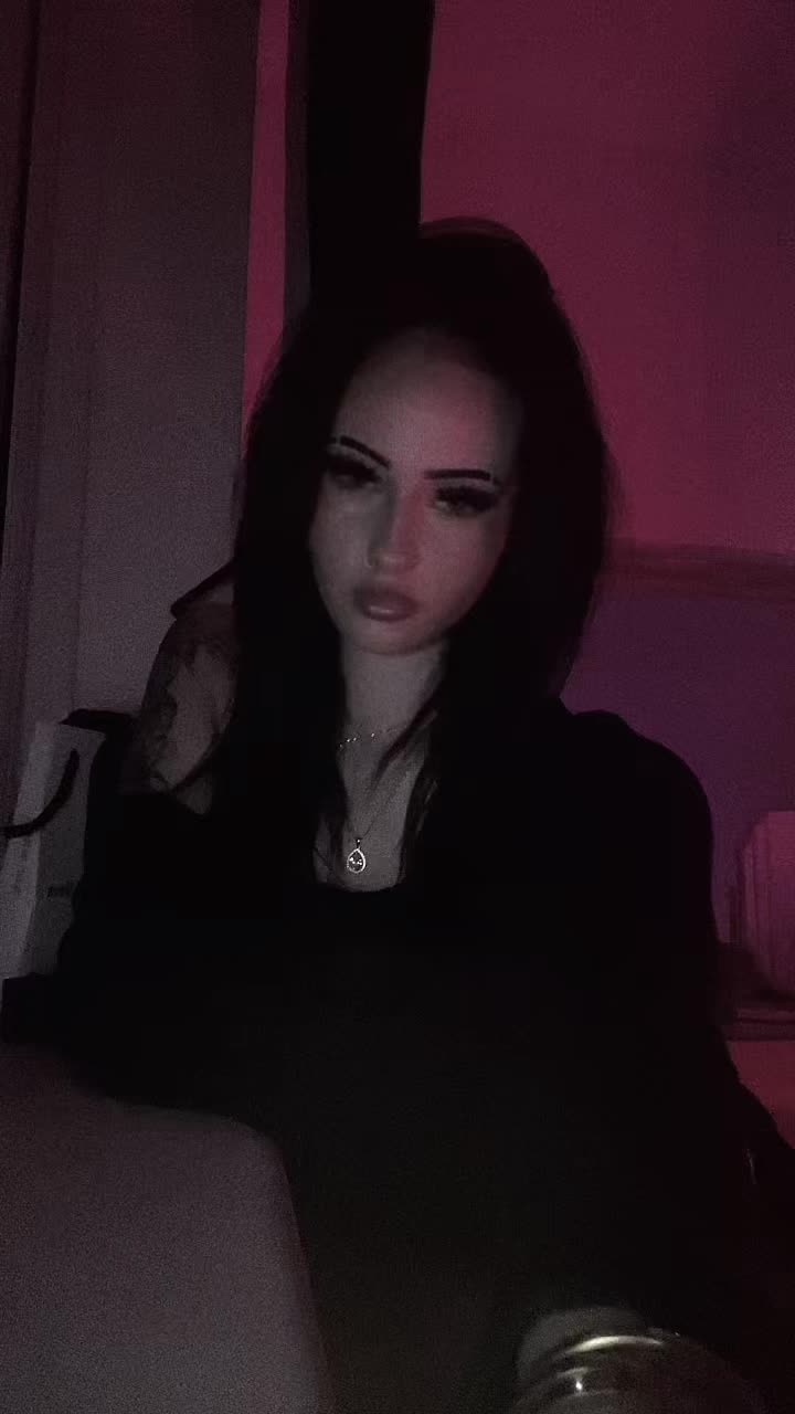 @tilly🩸