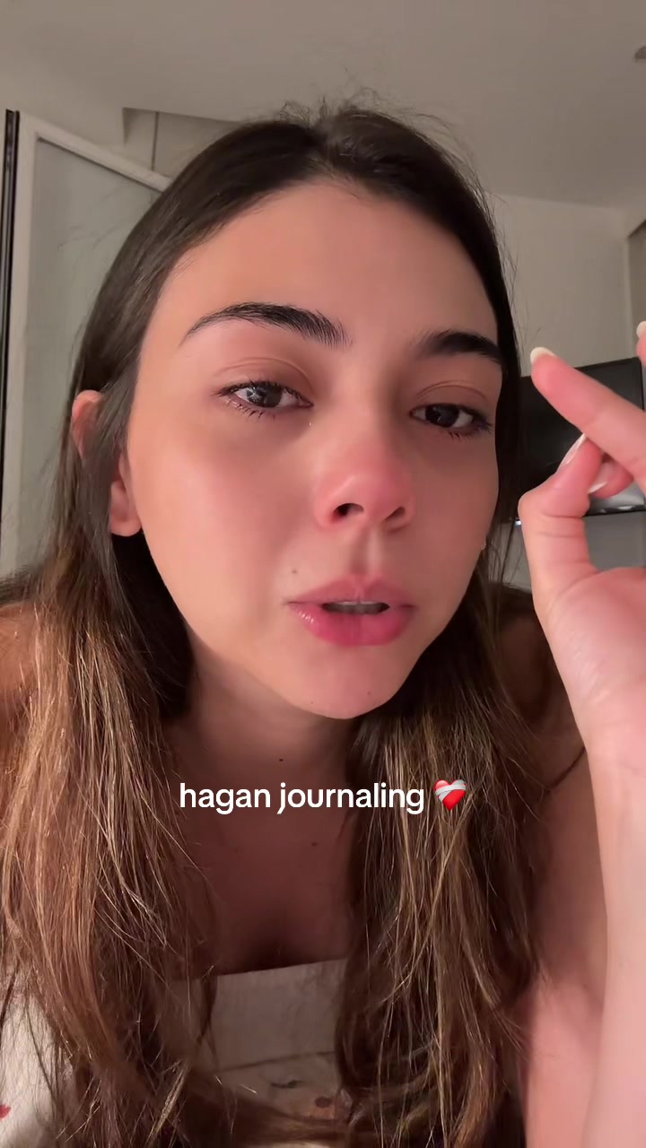 @adrianaleivaac