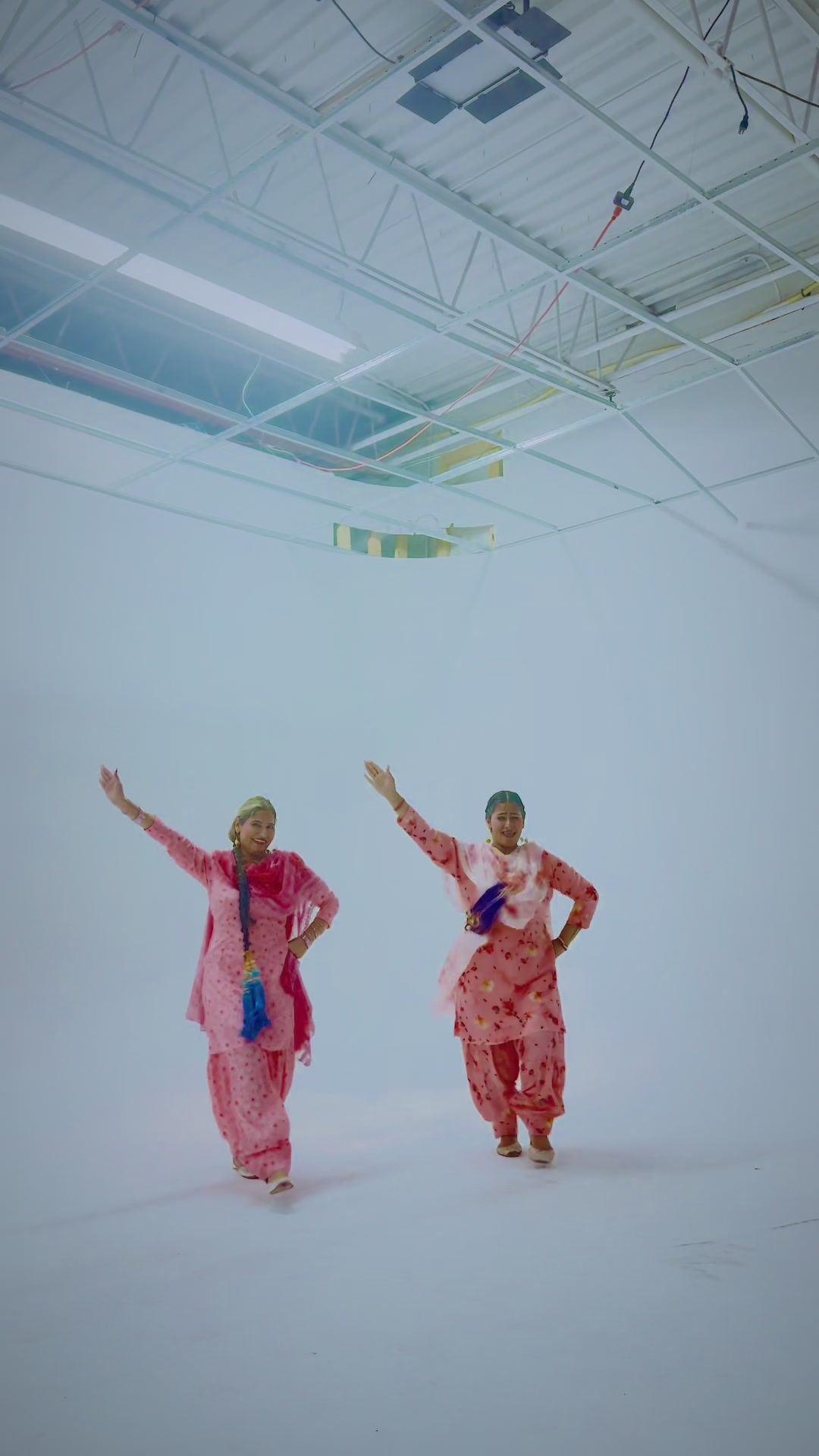 @Bhangra_with_majajanzz