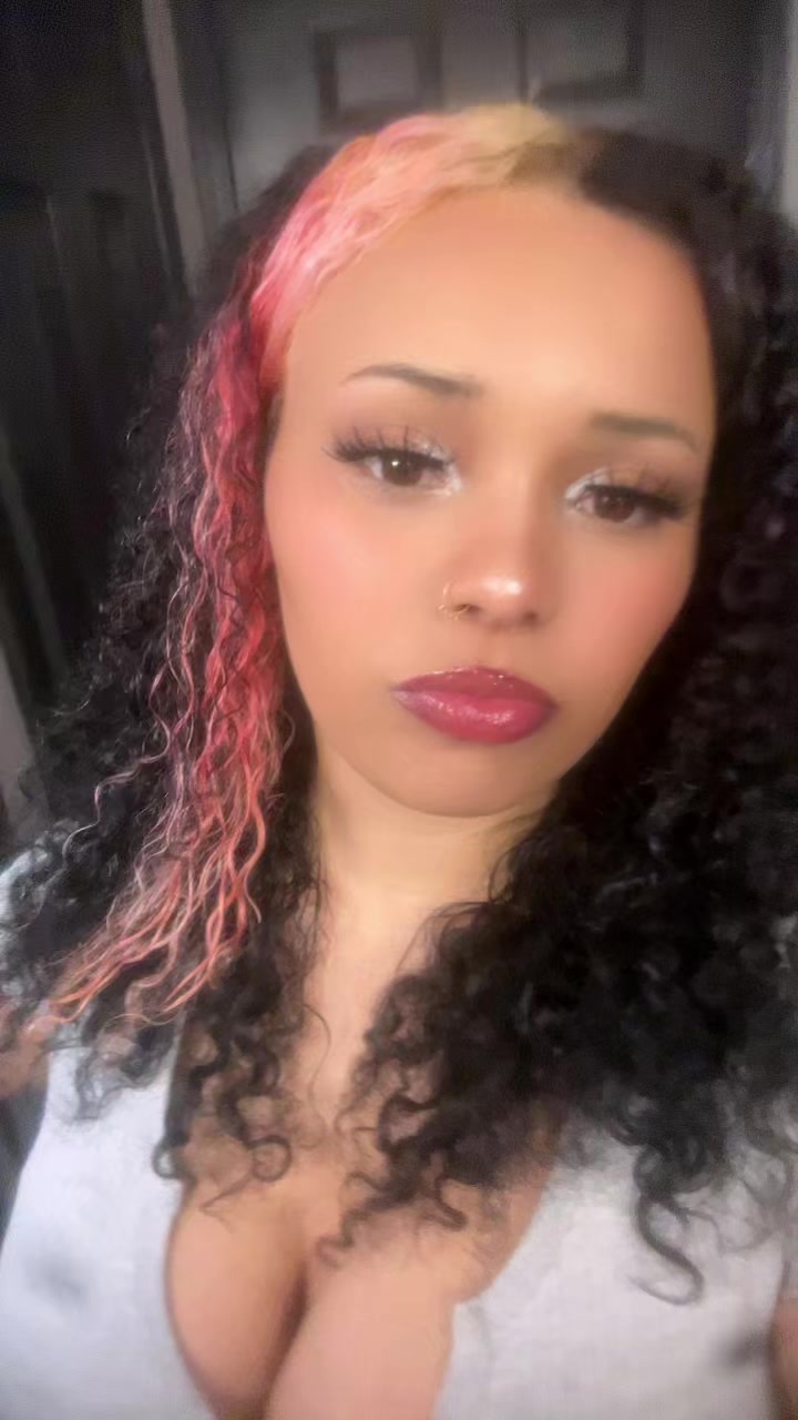 @linalittlecloser