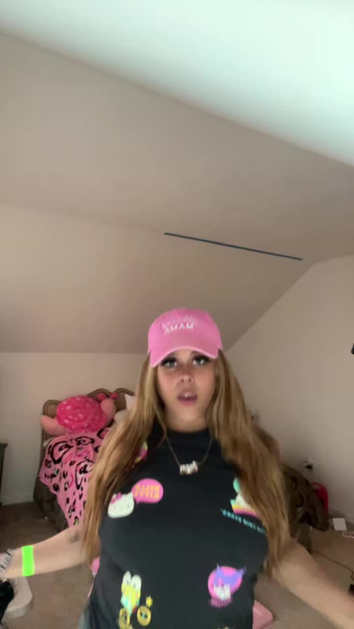 @whyshesopink