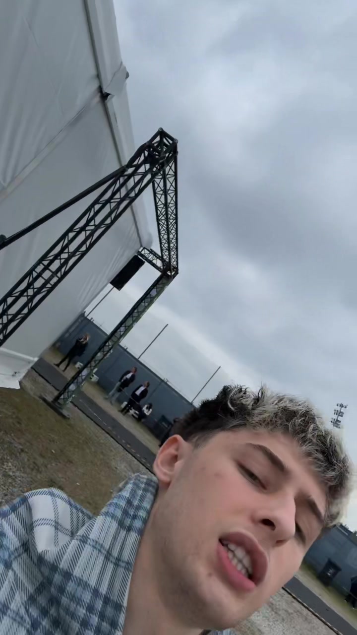 @miczel | ig: m1czel