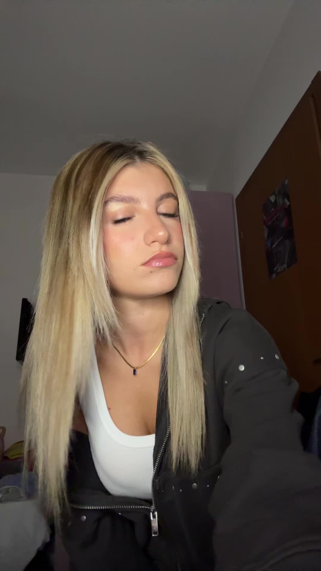 @chiara⧗ ⎊