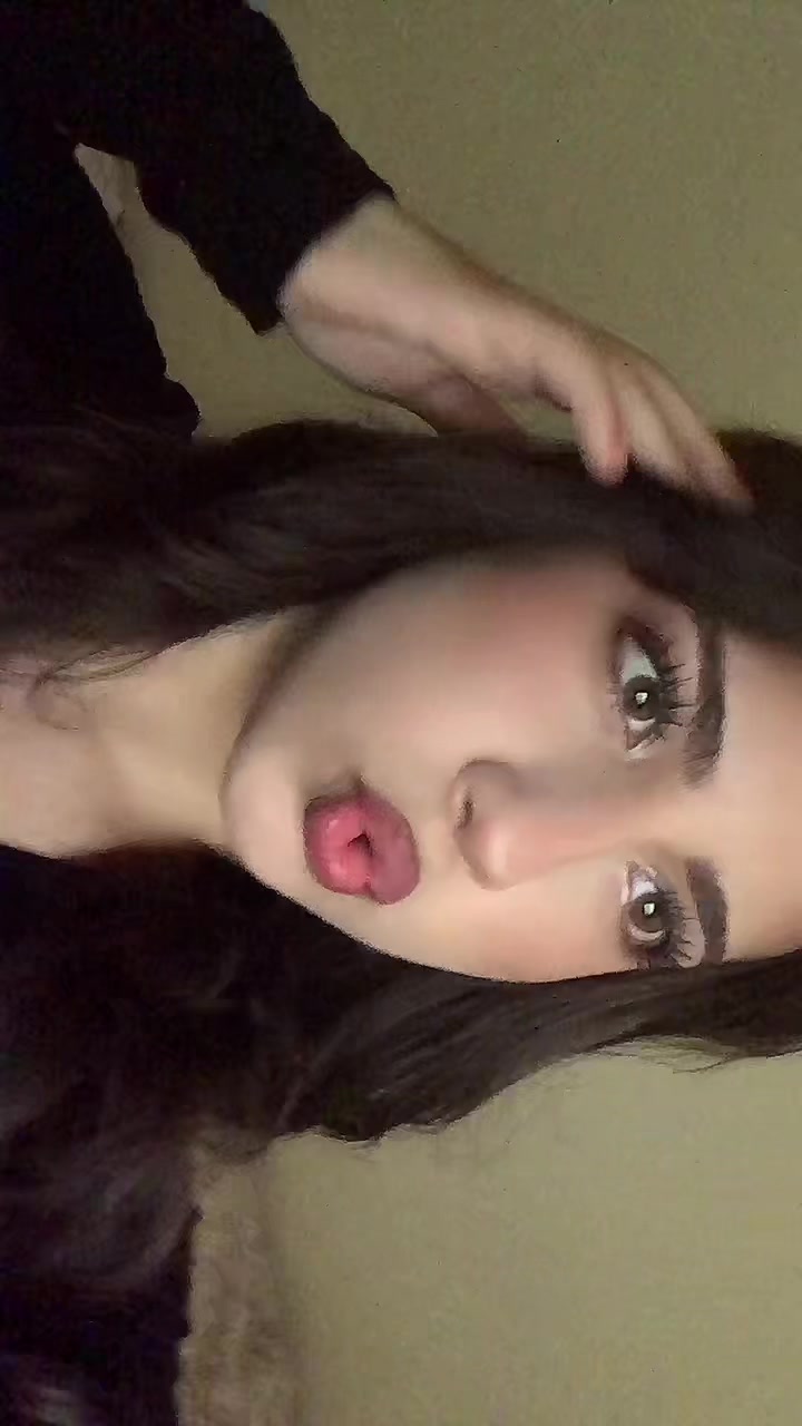 @👅