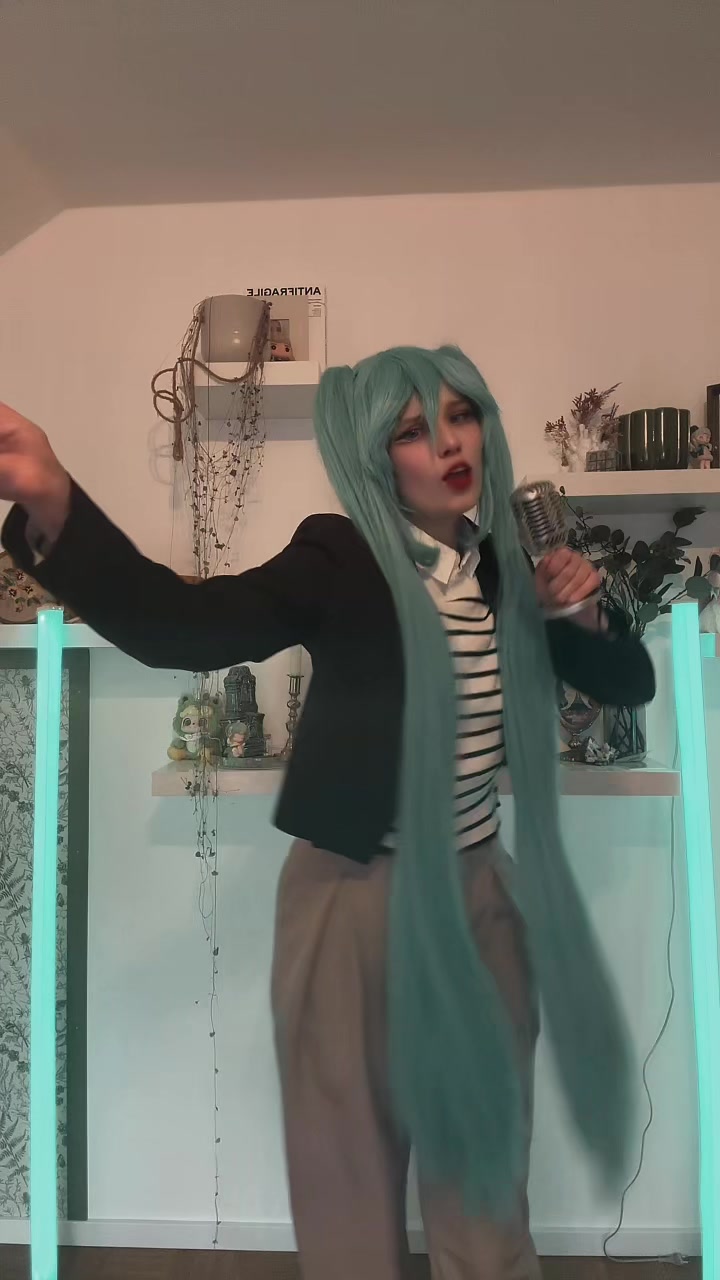 @RosaCosMultiverse