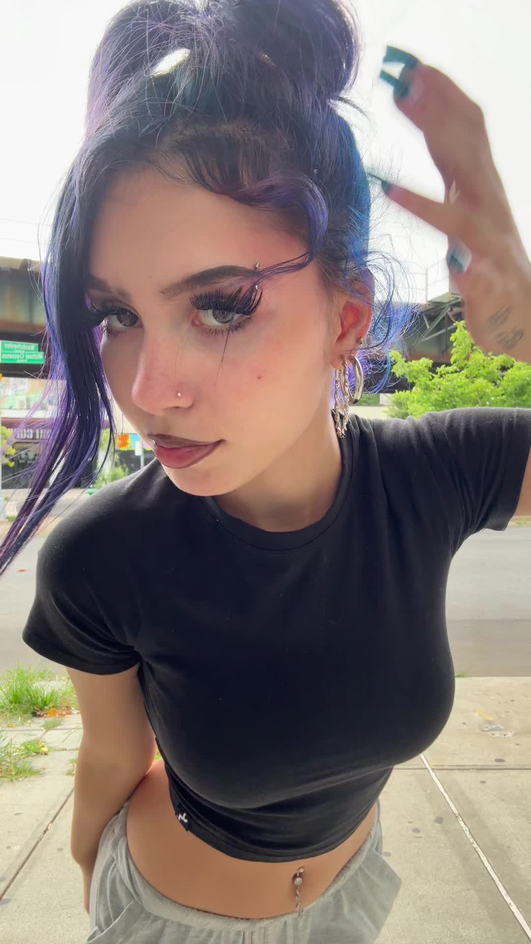 @qh0st1n