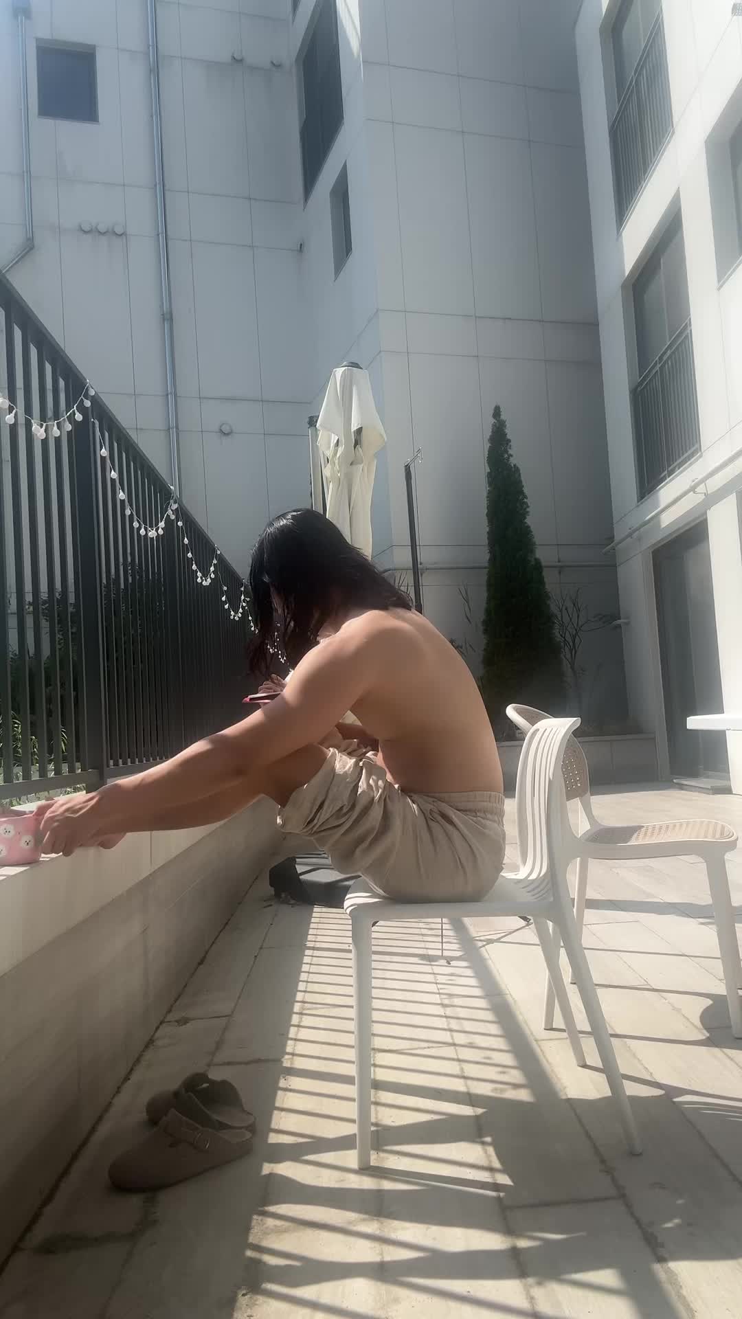 @brokenunicorn