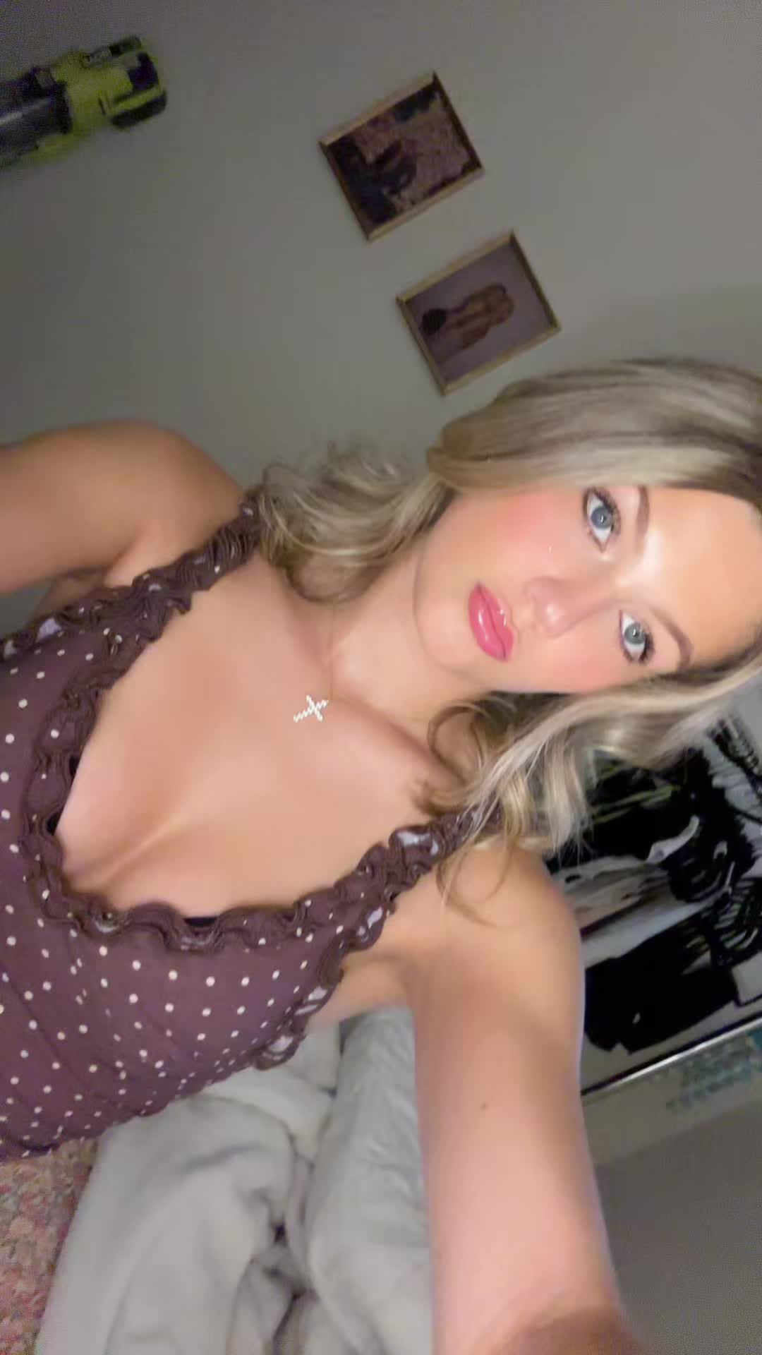 @carolinekehder