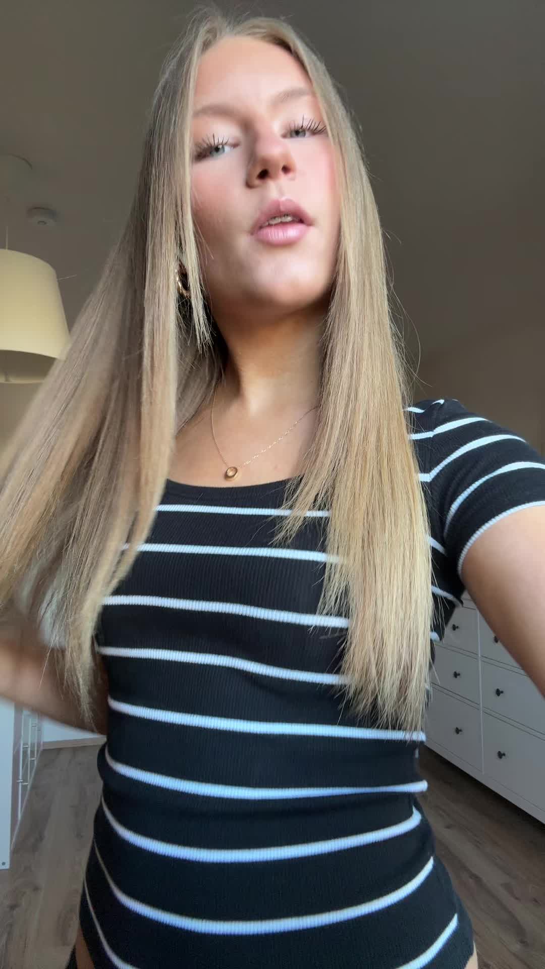 @slrlara