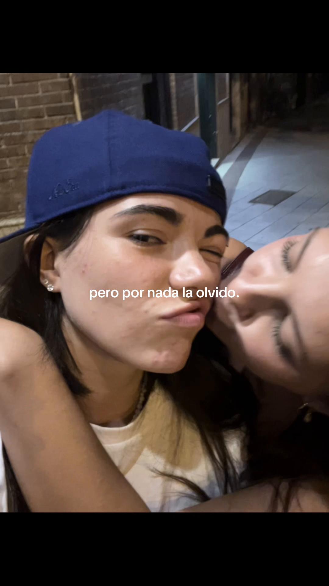 @lola