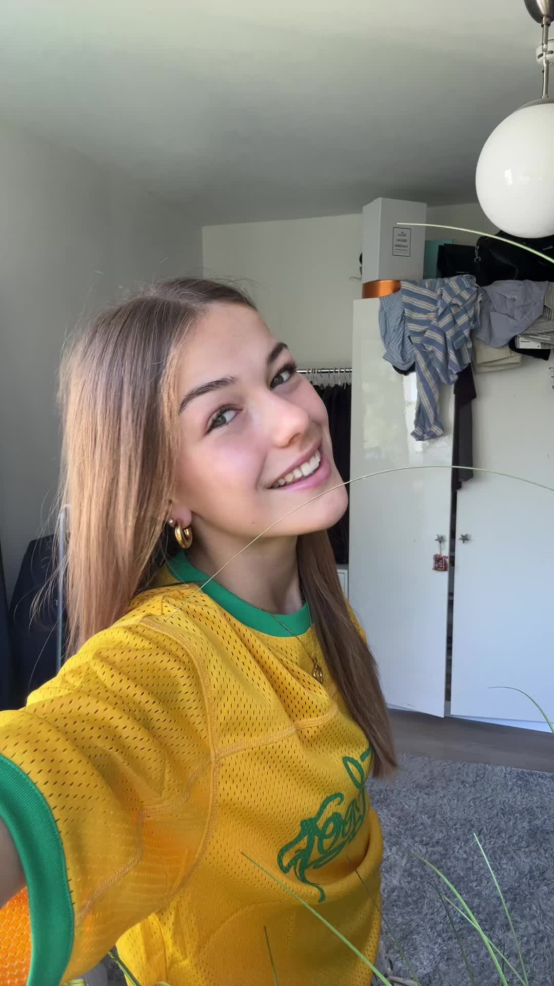 @adelesfashiondiary