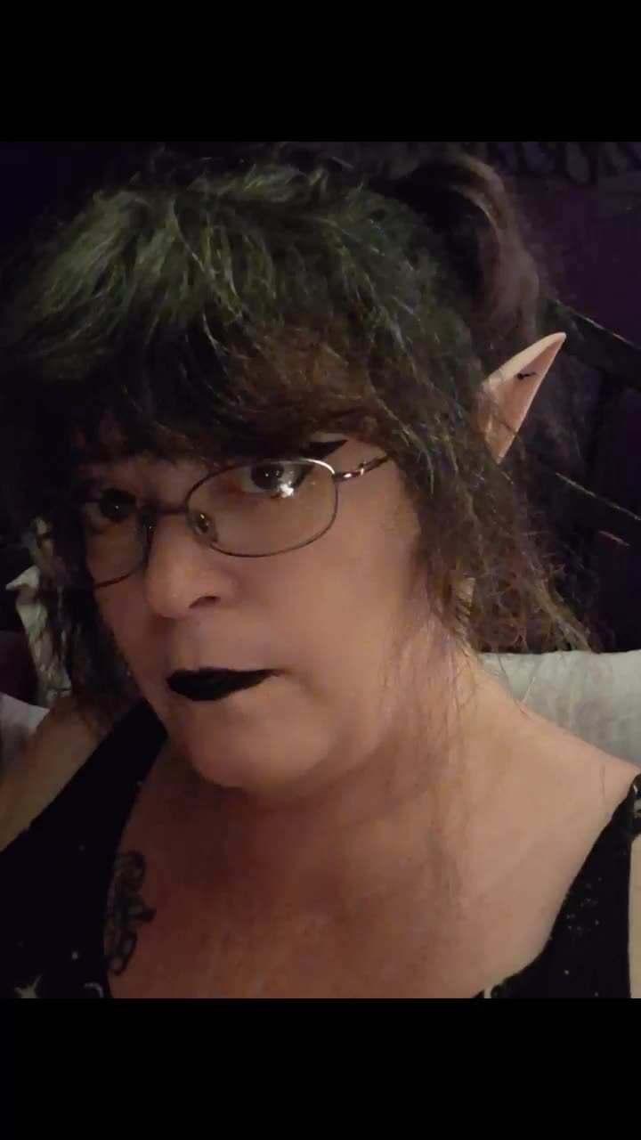 @🧙♀️🐈⬛Mickey Hollow📚🧝♀️