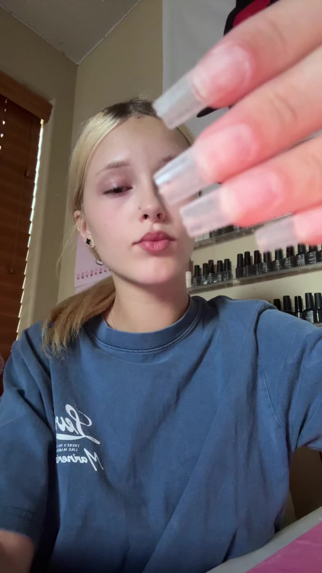 @👀