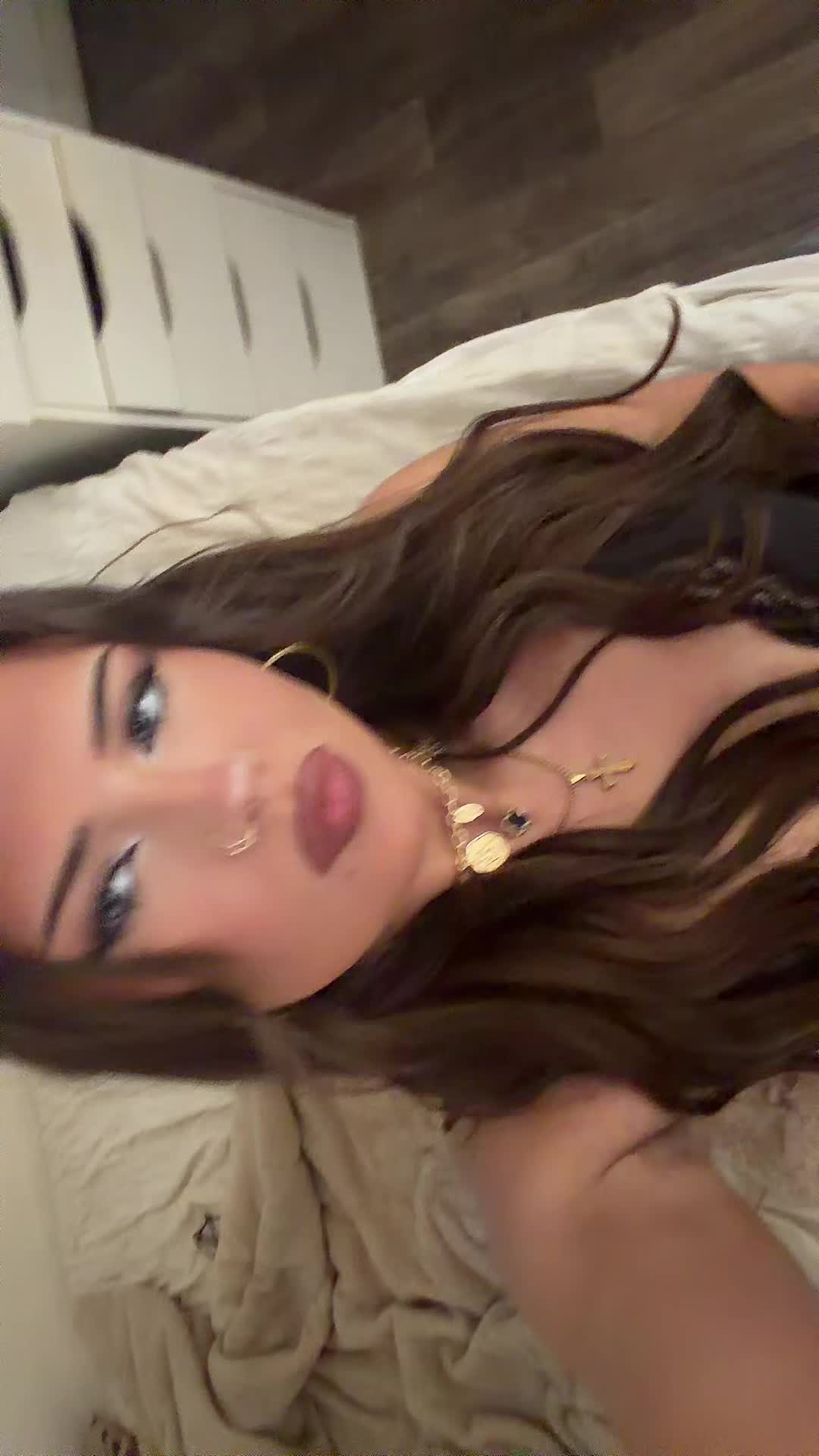 @ameliadeeekin
