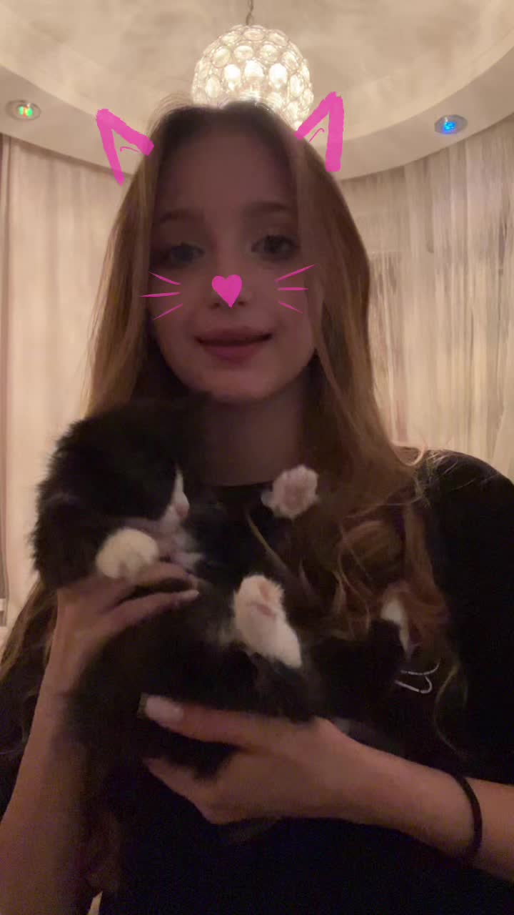 @сонька🦢