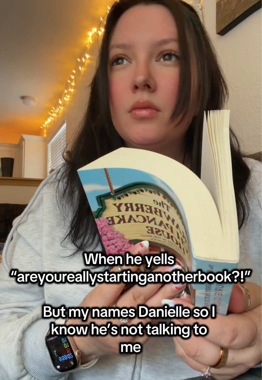 @Danielle Reads 📚☕️ 🧸