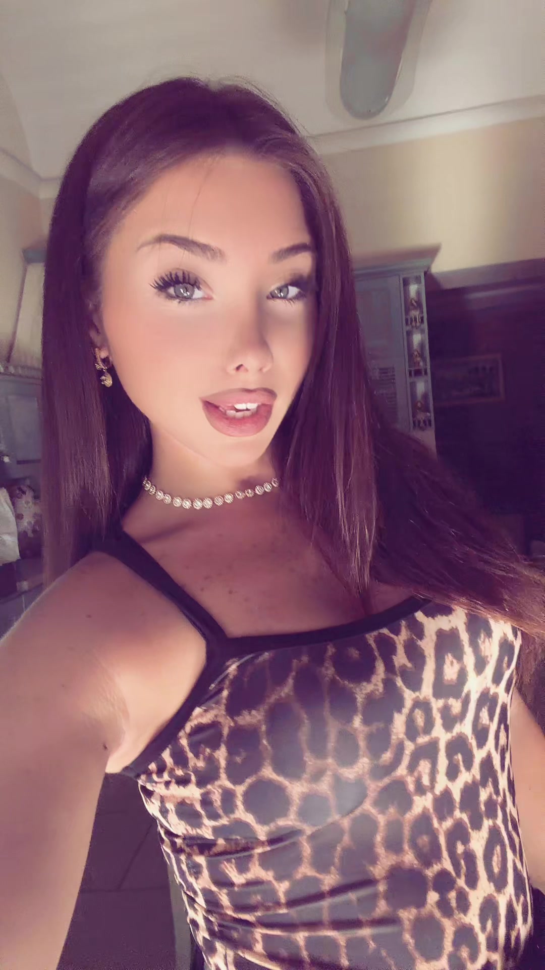 @𝐃𝐞𝐧𝐢𝐬𝐞 𝐁𝐨𝐯𝐞