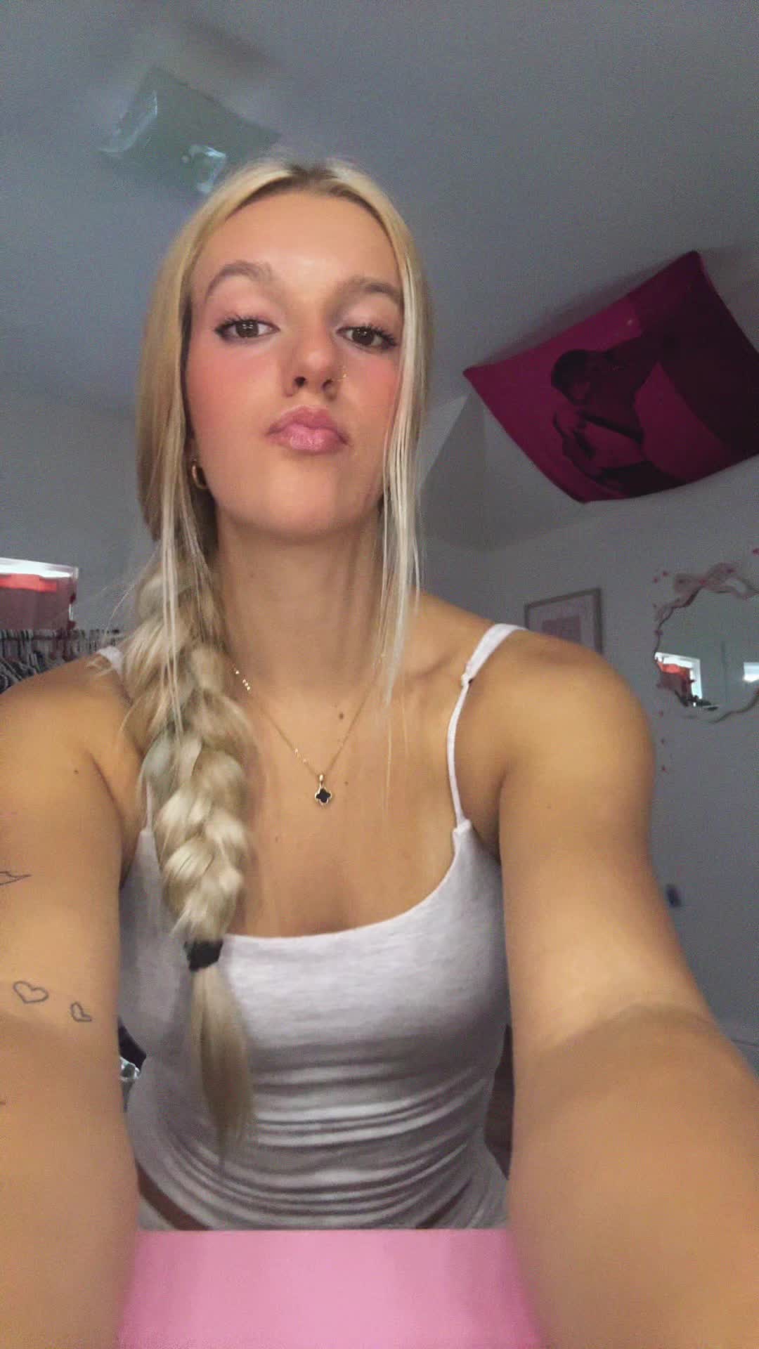 @heyitscoco420