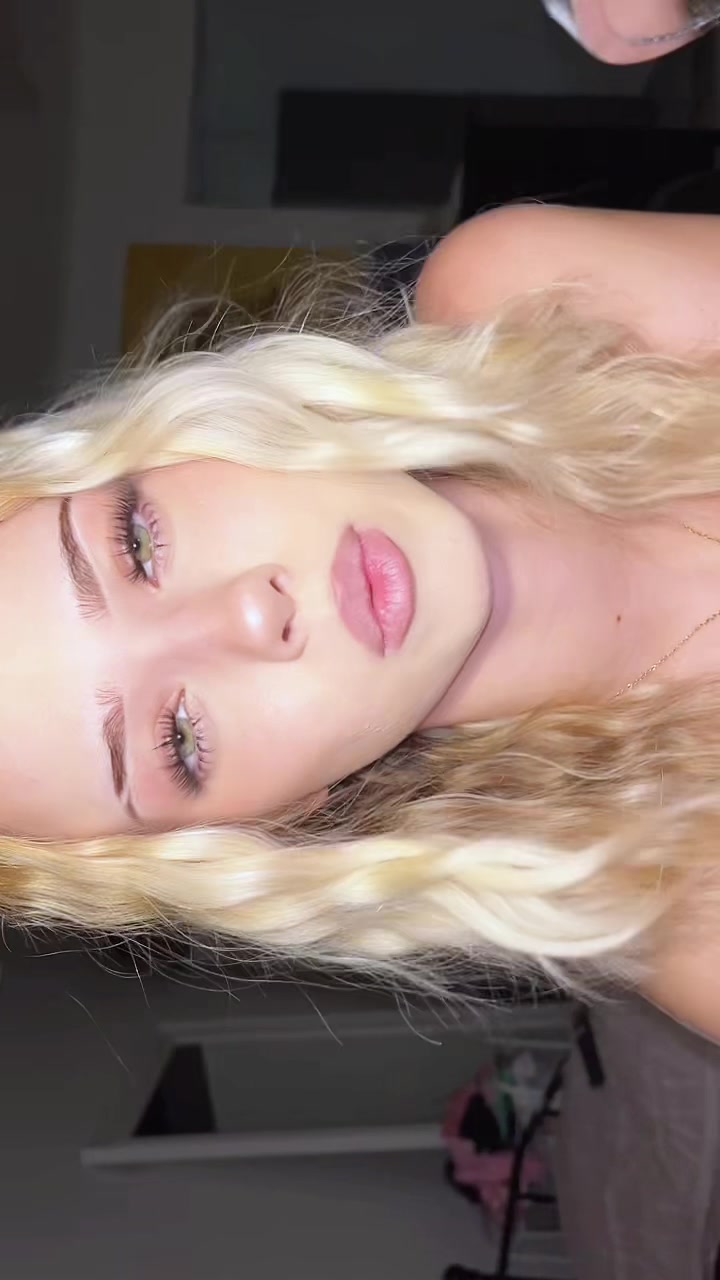 @️ella