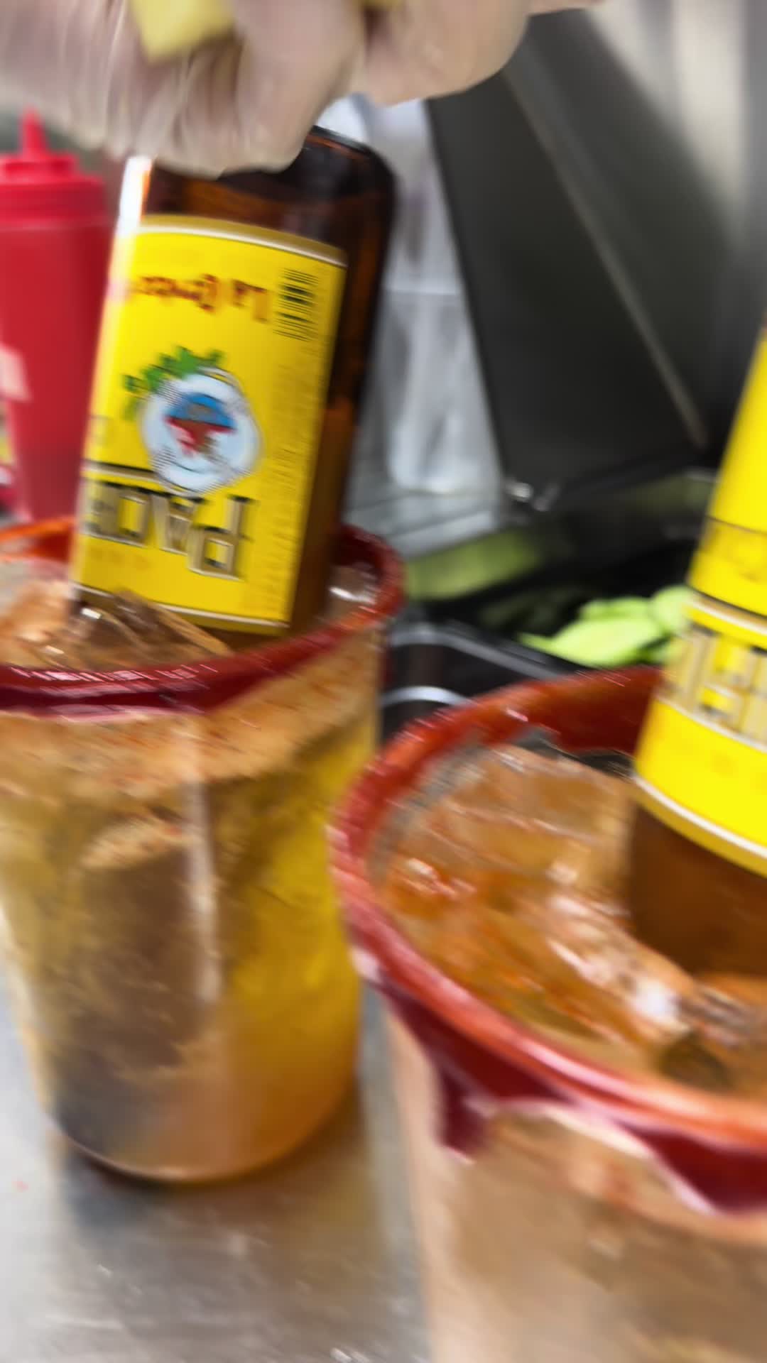 @Yummy snacks y micheladas