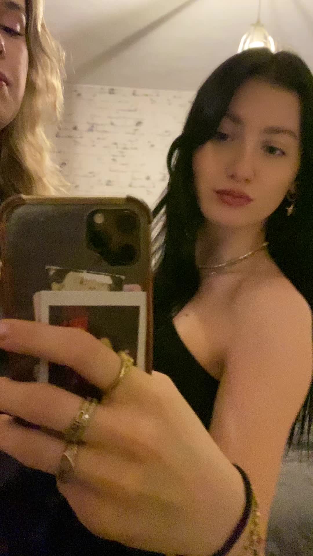 @Aimée <33