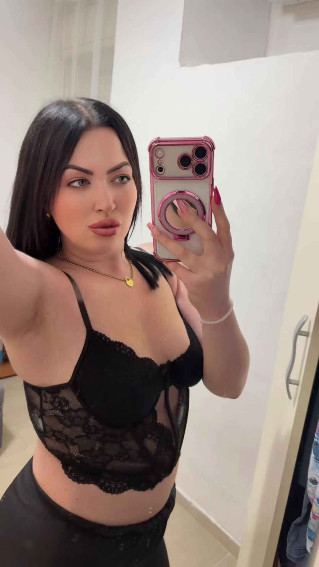 @L.B🎀🖤
