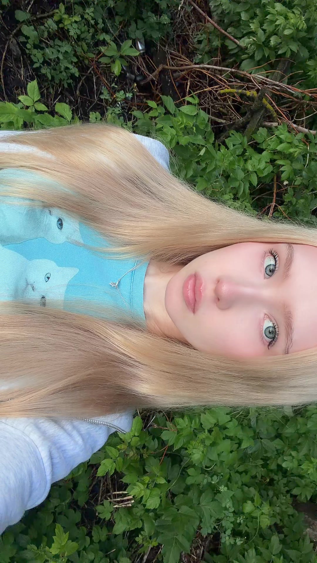 @😸