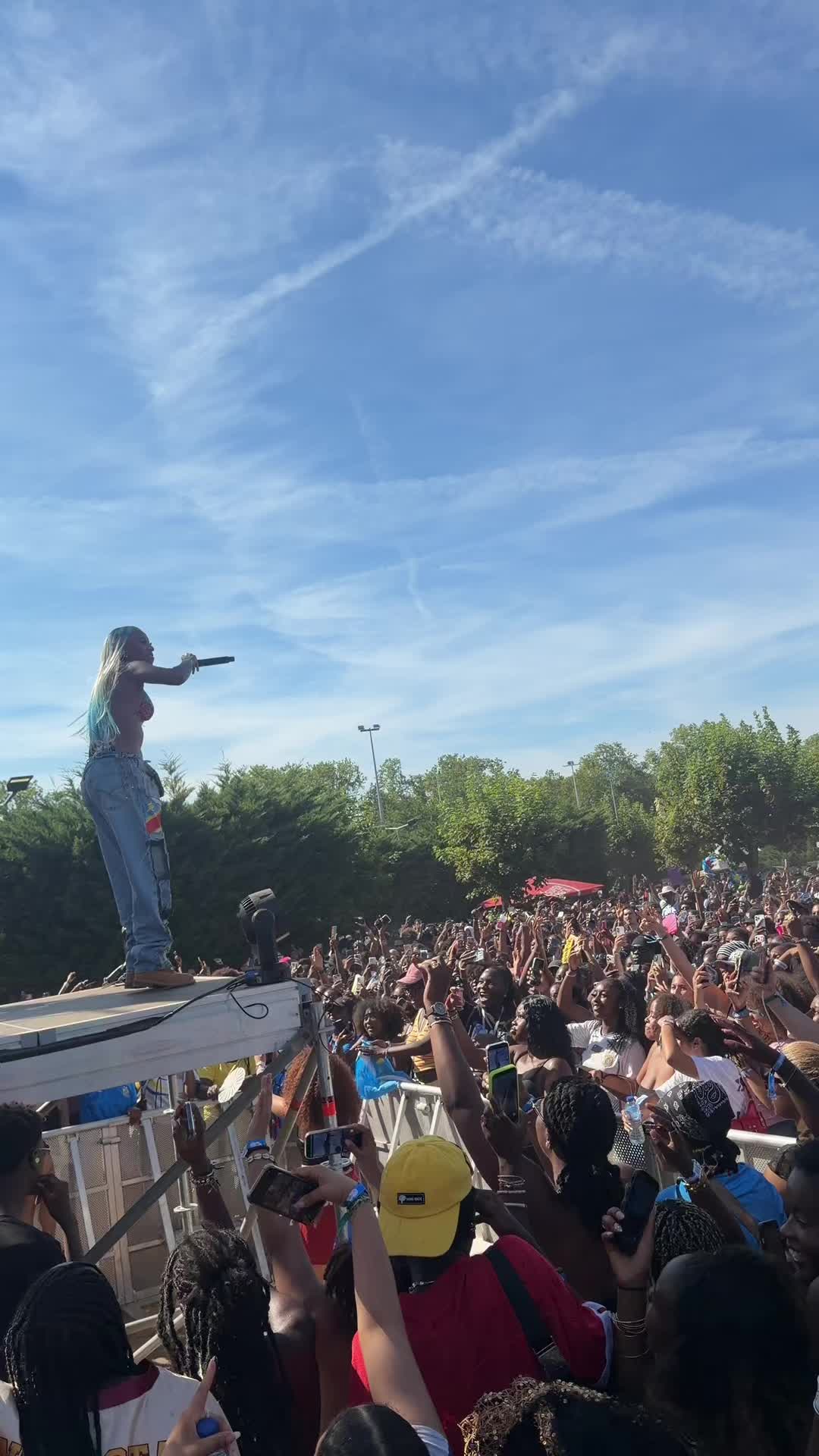 @LABEAUGABELLE 🏴☠️