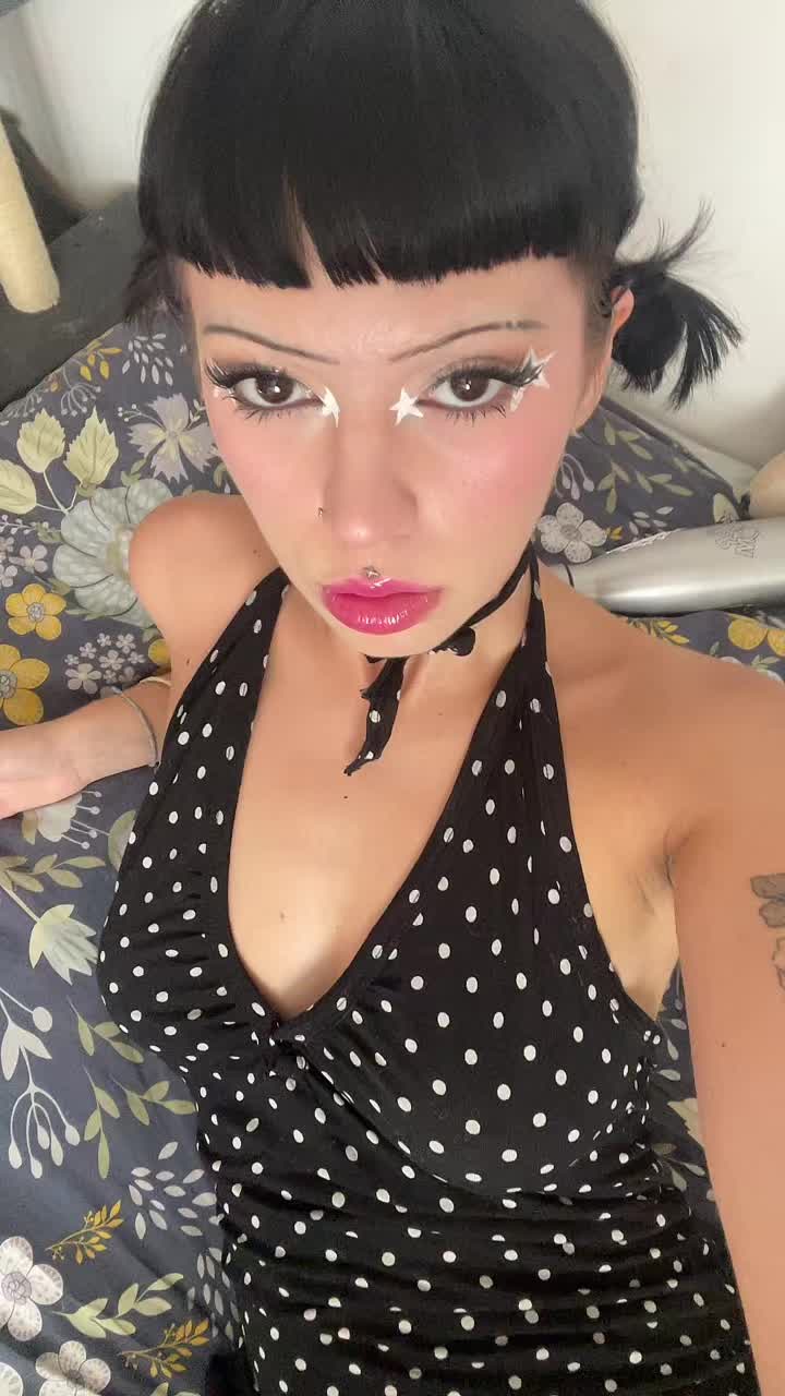 @Julia 🩴🫦