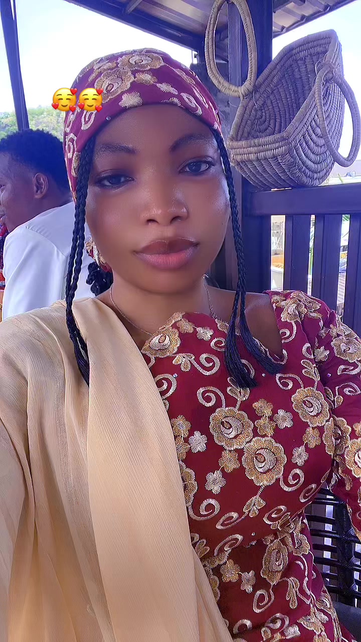 @🎀👩