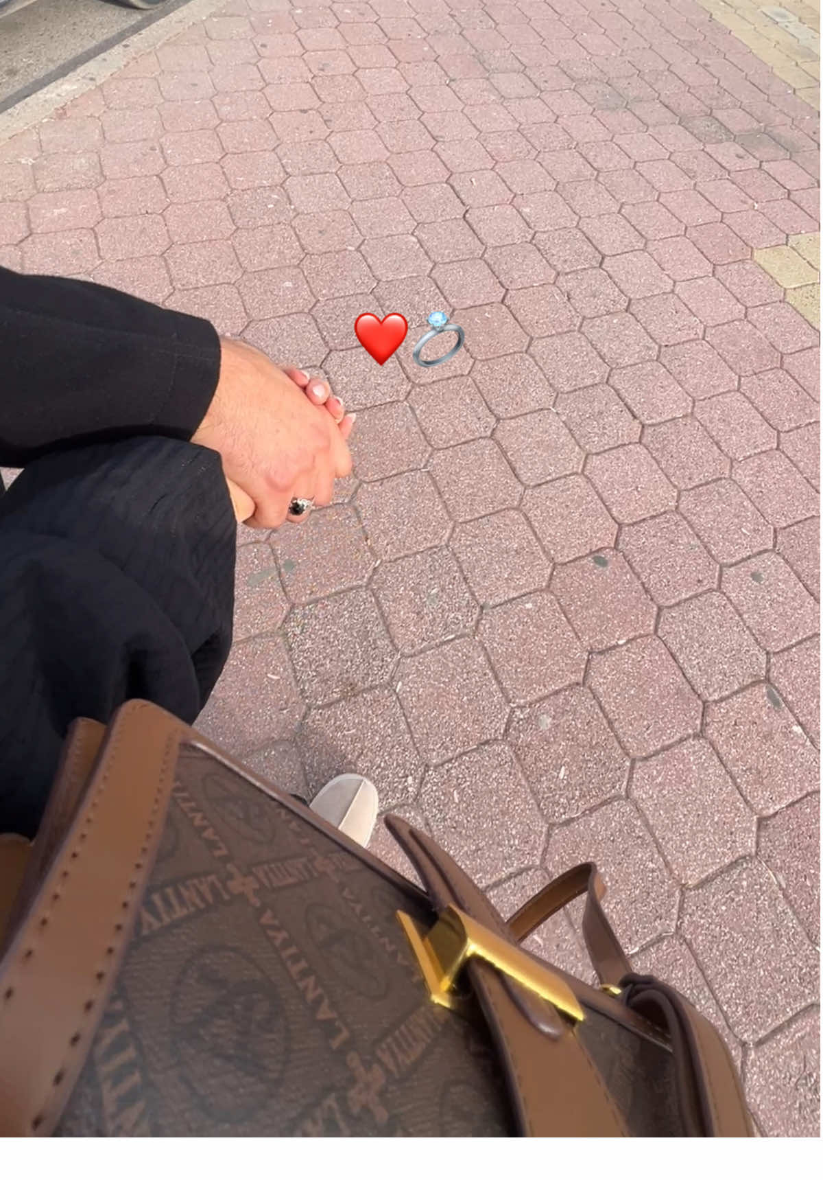 @𝐀𝐛𝐞𝐞𝐫 🕊️