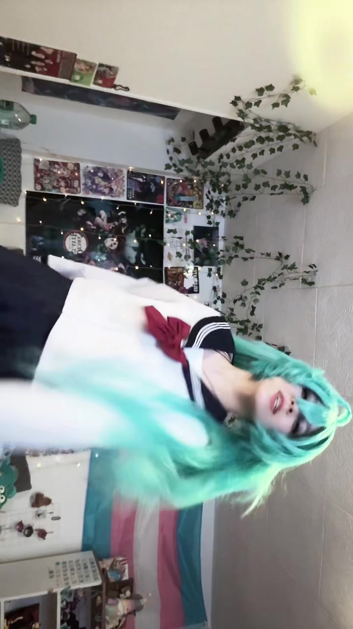 @Hatsunemikughg