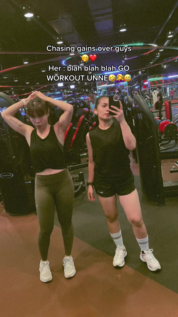@Unni🦋💃🏼🍑🏳️