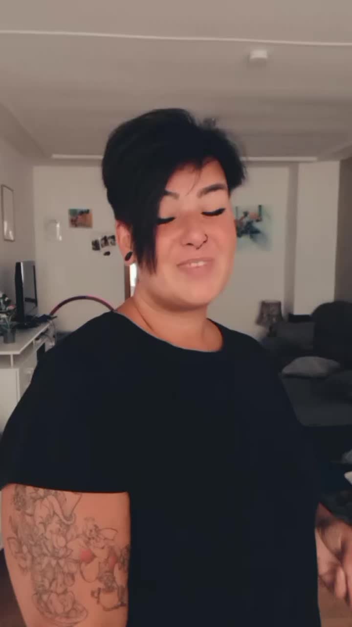 @Sarah🩷💛🩵