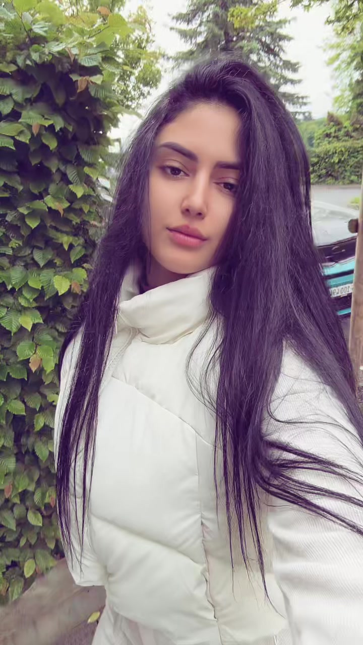 @Elena Jora