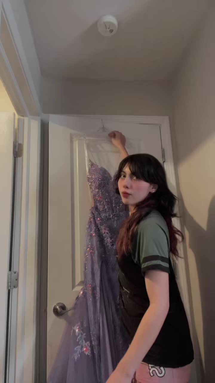 @<3 :}